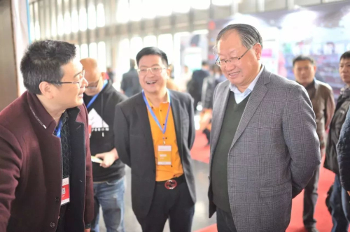 株洲通盛運輸貿(mào)易有限公司,株洲運輸貿(mào)易,船舶代理,建筑裝飾材料,機械設(shè)備配件經(jīng)營